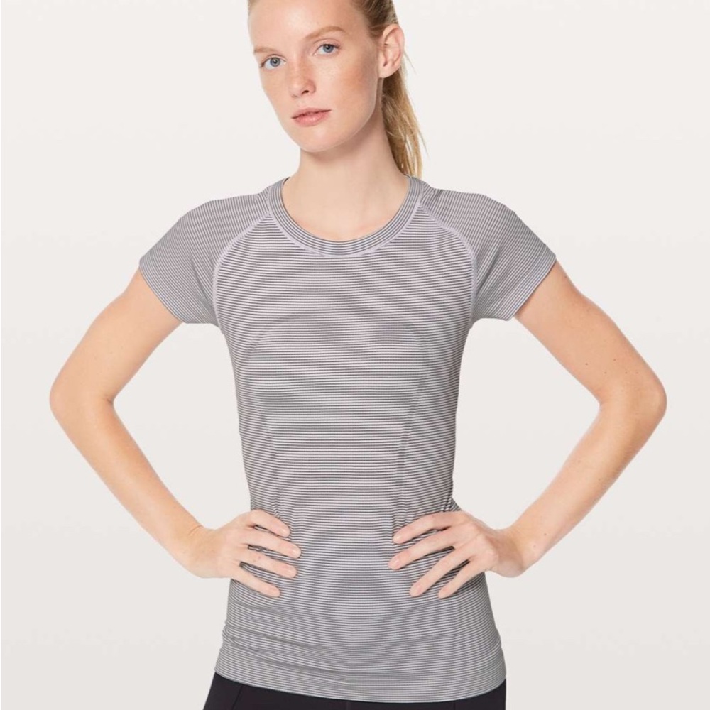 Lululemon Swiftly Tech Short-Sleeve Shirt 2.0
Hip Length